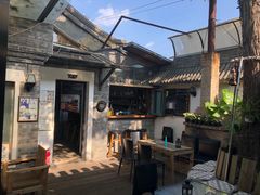 -脚下咖啡·CHILL酒馆(灵光东巷店)