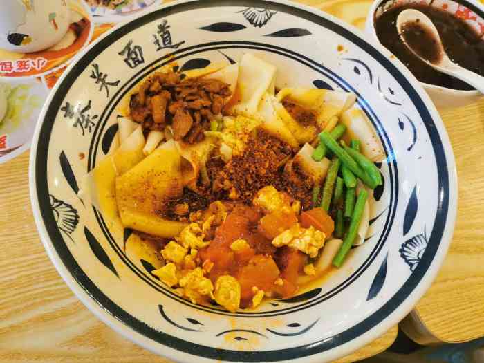 秦关面道(松山湖店)-"[薄荷]环境:店铺环境不错,比较干净整.