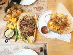 -Mark&Mars Restaurant