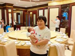 -秋歌护理·月嫂·育儿嫂(浦东医院店)