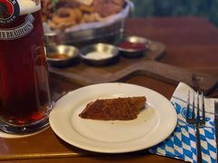 烤猪肘配酸菜和土豆泥-宝莱纳餐厅(滨江店)