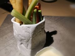笔筒色拉-穹六人间 people 6(岳阳路店)