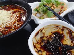 -丽影重庆小面(定西路店)