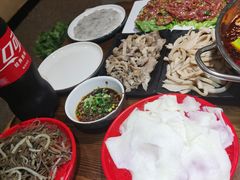 -乡土黄·鲜牛肉火锅·小龙虾(兴业街店)