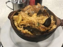 腐竹鱼头煲-时利和美食(东方广场店)