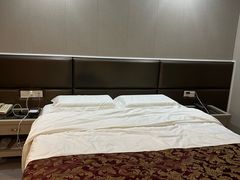 -贵州龙悦大酒店(贵阳喷水池地铁站店)