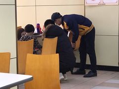 大堂-华莱士·全鸡汉堡(济南大明湖店)