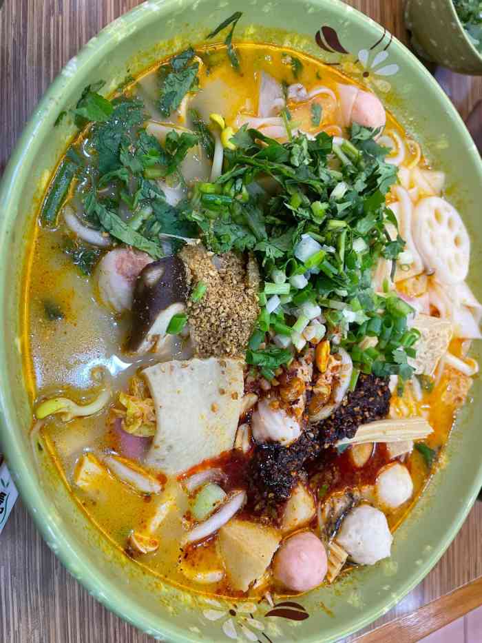 丝路传奇清真麻辣烫(花园路店)-"北医三院对面的牛肉拉面,环境非常好