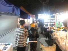 -吴山路夜市