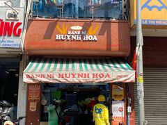 -Bánh Mì Huynh Hoa