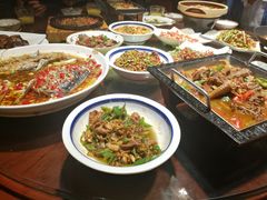 -钟掌勺忘不了地道湘菜(新天地假日广场店)