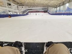 -乔波室内滑雪场