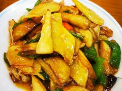 -鹤乡东北菜(崮山路店)