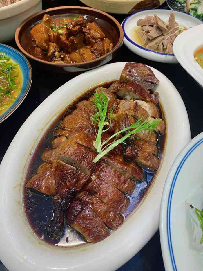 徽州食苑-"徽菜中国的八大菜系之一,徽式臭鳜鱼,闻起.