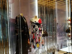 -PRADA普拉达(仁恒置地店)