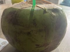 -东海岸人工湖美食村