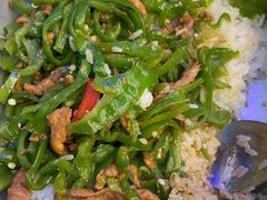 青椒炒肉丝盖饭-石笨笨·盖浇饭大王(MOMOPARK店)