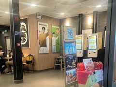 -麦当劳(上海虹桥站30B检票口楼上)