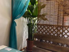 -八月美食小馆(银泰城总店)