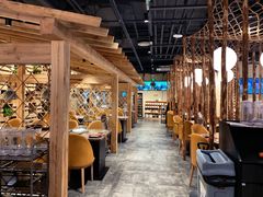 大堂-日进一片海.生腌海鲜火锅.宵夜烧烤(三里屯总店)
