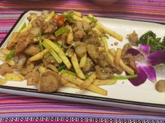 -香巴拉云南餐厅(华莱坞店)