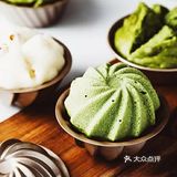 这块发糕，口感湿润柔软，材料拌一拌就好啦~还不需要烤箱哦！