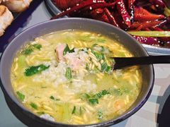 石锅龙虾泡饭-钳小柒·小龙虾蓝龙王烧烤夜宵(长寿路店)