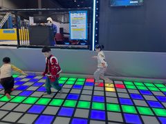 -超时空蹦床团建·VR潮玩运动娱乐·生日派对游乐园(金桥店)