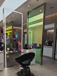 -丁和李朴美发沙龙