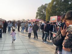 -巴陵广场