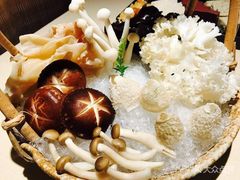 -余欢领鲜火锅(新街口店)