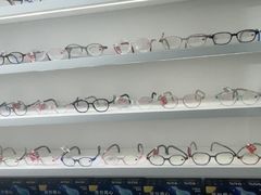 -美式眼镜·授权蔡司.依视路.尼康.豪雅.明月(南翔印象城店)