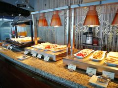 自助取餐区-怡豪大饭店·银顶旋转餐厅