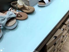 -UGG(燕莎奥特莱斯购物中心店)
