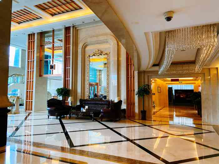 大同金地豪生大酒店-"比较老式的装修风格,位置不错,适合度假居.