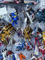 -逝水玩具折扣店