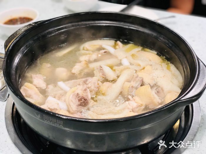 烹然四季椰子鸡火锅(高和萃东三环北路店)文昌椰子鸡图片