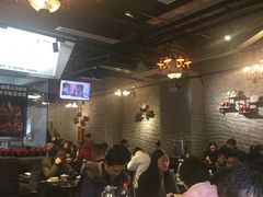 大堂-巴四老城区炭火蛙锅(张江店)