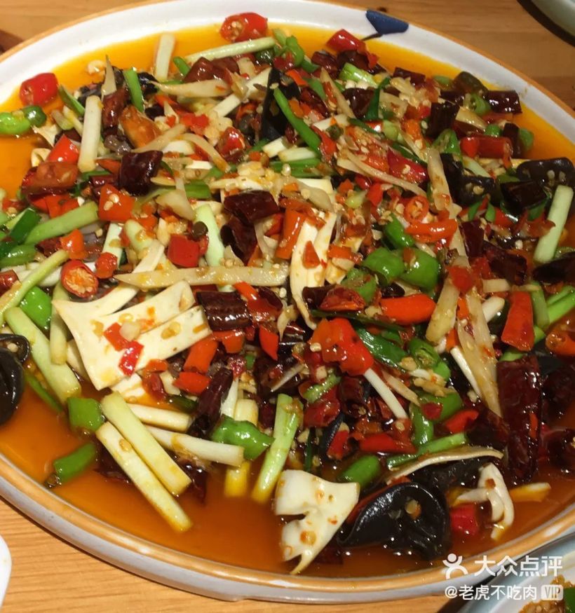「火爆双脆」黄喉和菌肝脆嫩下饭,不过稍微咸了一点