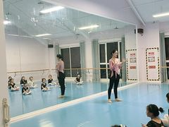 -西安小天鹅艺术团(曲江Alice店)