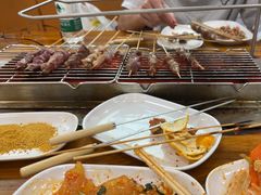 -哈尔滨小酒馆·鲜肉现穿自助烧烤(康新花园店)