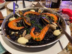 传统西班牙墨鱼汁海鲜饭-BROWNSTONE布朗石西班牙餐厅(深圳湾店)