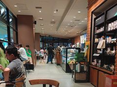 -星巴克(上海虹桥新天地二店)