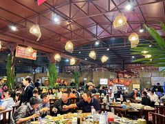 -三亚火车头万人海鲜广场