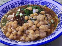 -渝之汇牛肉豌杂面