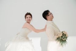 -雪中彩影婚纱摄影·微光艺术中心