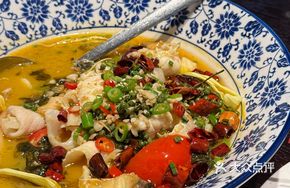 Sour Cabbage with Zhongshan Crisp Fish