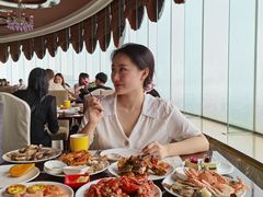 -荣誉国际酒店-云顶旋转餐厅