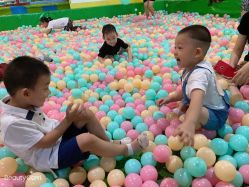-维佳童话镇演出现场(徐东店)