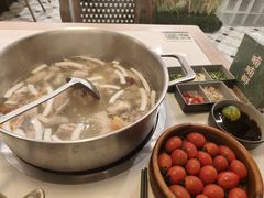 -喃喃椰·糟粕醋·椰子鸡火锅(七堡花园店)